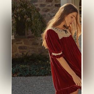 Doen Rondes velvet dress in current size small